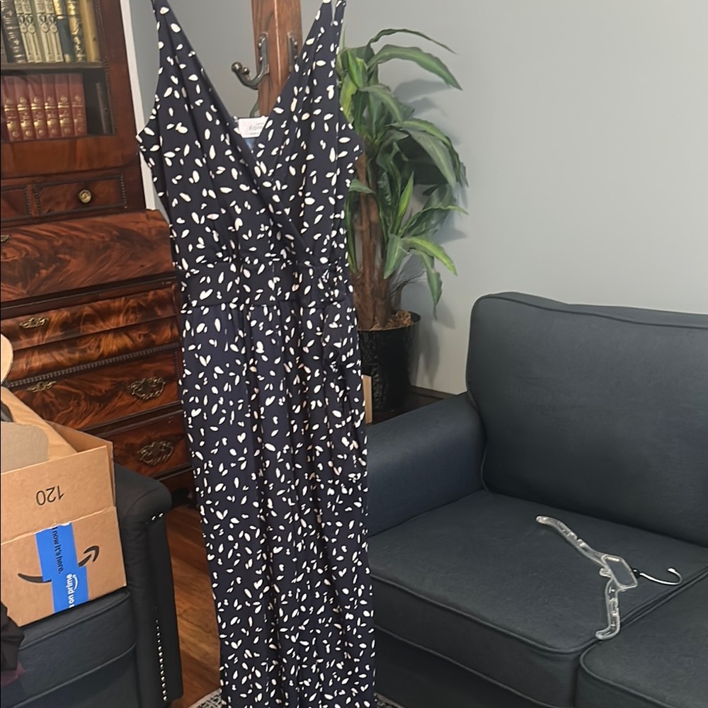 Navy and White Patterned Capri jumpsuit.